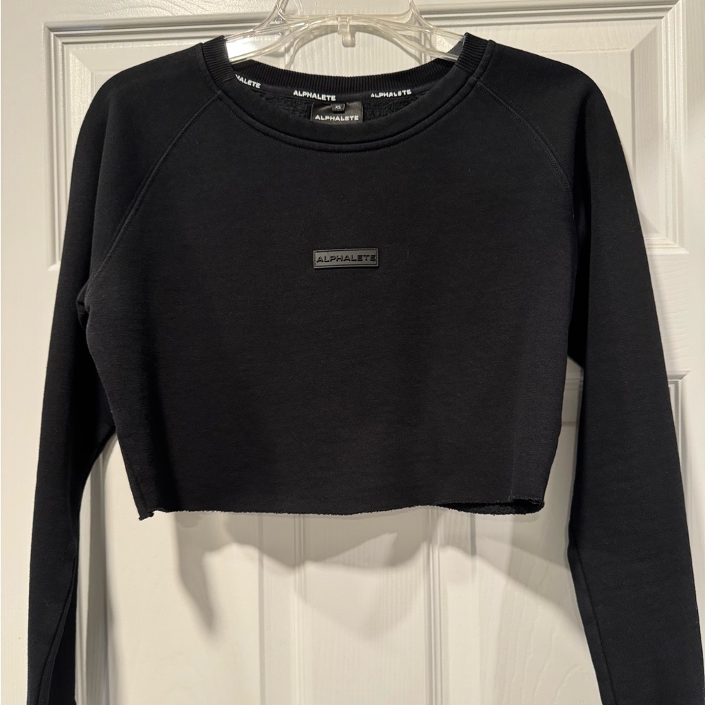 Alphalete Black Cropped Sweatshirt – XS